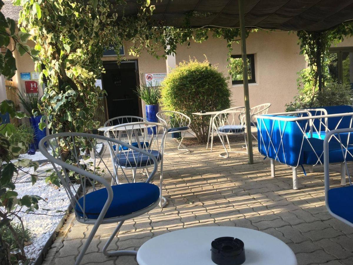 Hotel Cantosorgue LʼIsle-sur-la-Sorgue Екстериор снимка