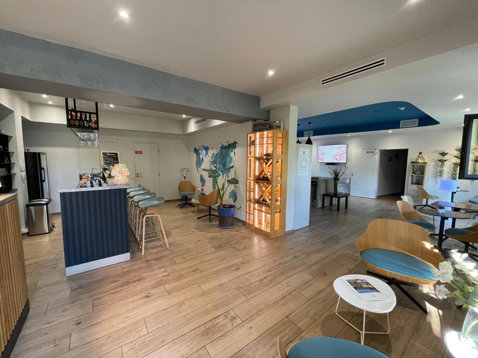 Hotel Cantosorgue LʼIsle-sur-la-Sorgue Екстериор снимка