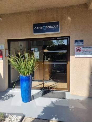 Hotel Cantosorgue LʼIsle-sur-la-Sorgue Екстериор снимка
